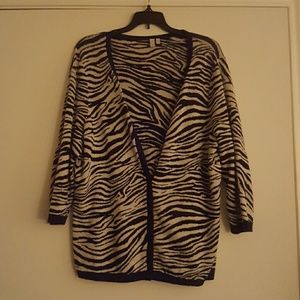 CAN'T  MISS WITH THIS CARDIGAN!