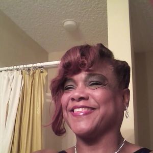 Meet your Posher, Irvina