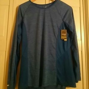 Daskin now blue fitted workout shirt