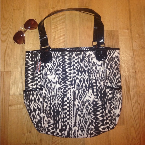 IZOD Tote
