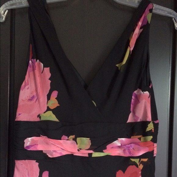 Mid cal 6p black w/floral print low cut front - Picture 2 of 4