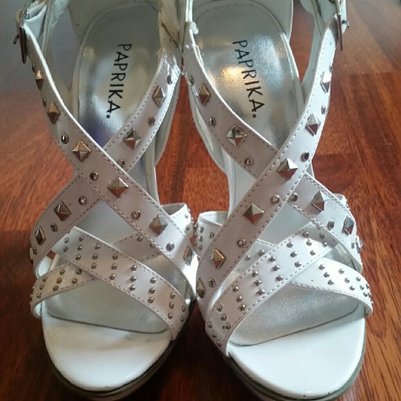 White heels - Picture 4 of 4
