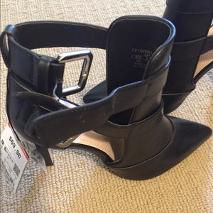 Zara black booties size 6