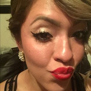 Meet your Posher, Celena