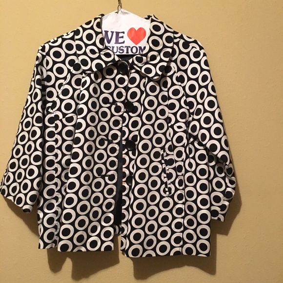 Black and white dotted crop jacket