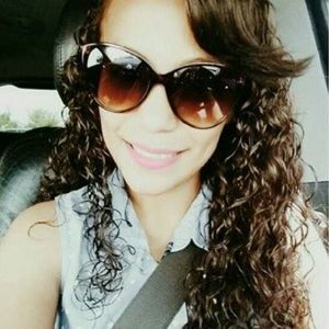 Meet your Posher, Fernanda