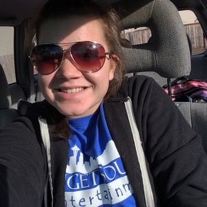 Meet your Posher, Carley