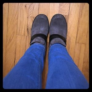 Born heels size 9.5. Leather upper.