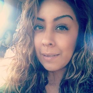 Meet your Posher, Felicia