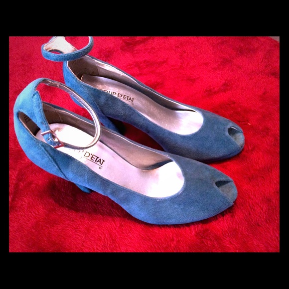 SOLD Turquoise velvet 4" heels with ankle strap