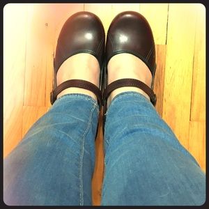 Sanita (Dansko) Bordeaux Mary Janes. Size 39.