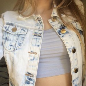 X SOLD XAcid Wash Crop Jean Jacket