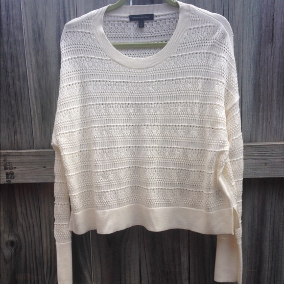 Banana republic cream cropped sweater