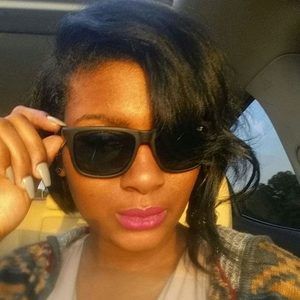 Meet your Posher, Yana