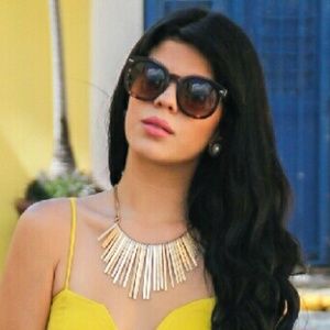 Meet your Posher, Dariela