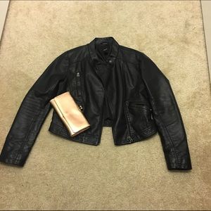 ☀️💃🏽 Sunday sale ☀️🙄 Cropped Leather Jacket