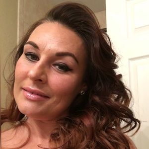 Meet your Posher, Flavia