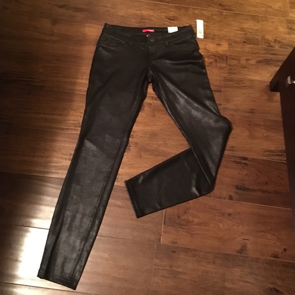 NEW Skinny jeans.