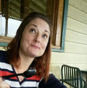 Meet your Posher, Jenn