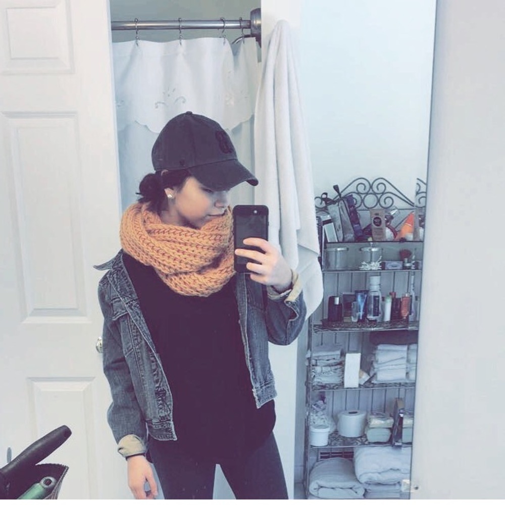 Meet your Posher, Julia