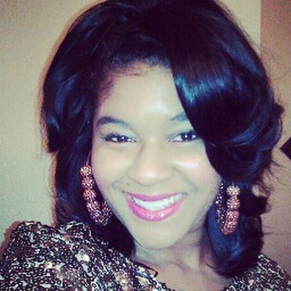 Meet your Posher, Tiara