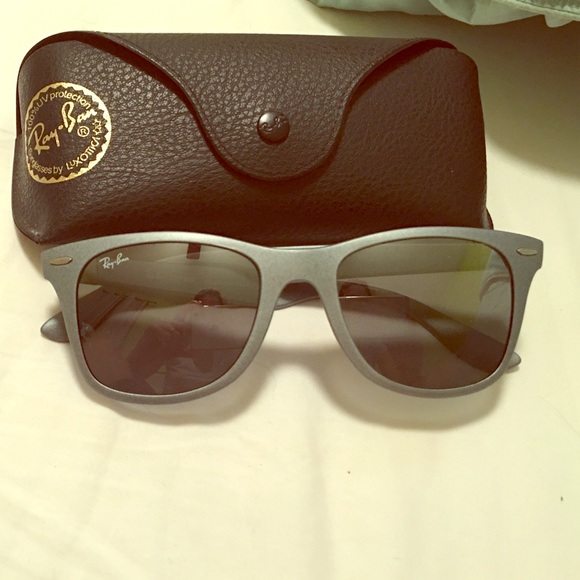 Brand new Rayban light force Wayfarer!
