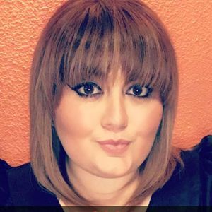 Meet your Posher, Corina