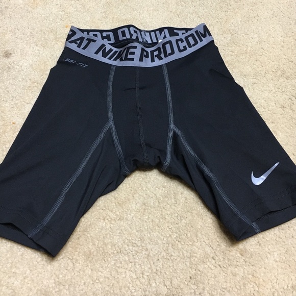Men's Nike pro combat compression shorts 🎉