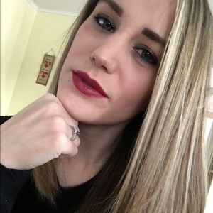 Meet your Posher, Stacie