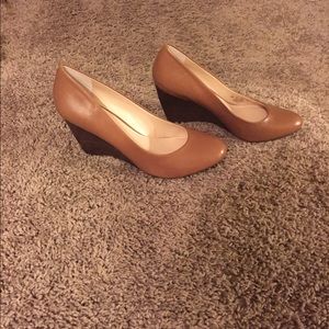 Leather wedge pump ( Never worn)
