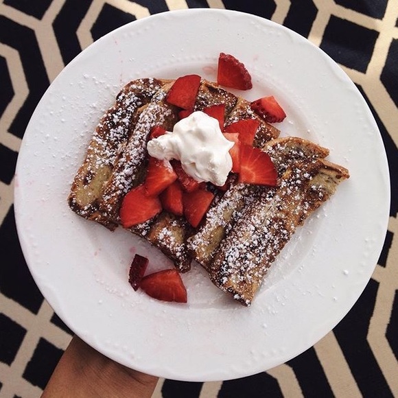 🌞 Meet your Posher! 🌞 - Picture 3 of 4