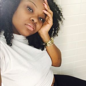 Meet your Posher, Shaunna.