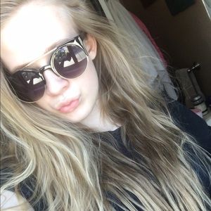 Meet your Posher, Lea