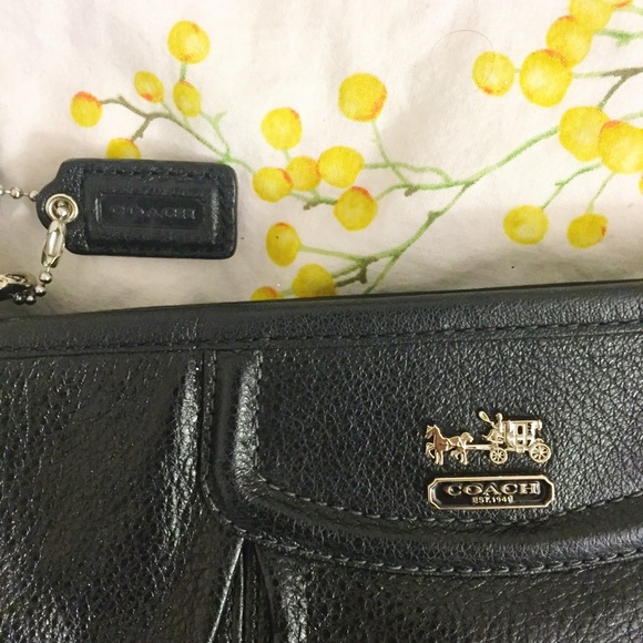 Coach | Madison wristlet purse - Picture 2 of 3