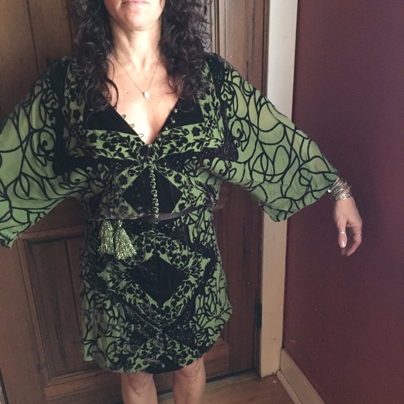 BCBG butterfly sleeve dress!