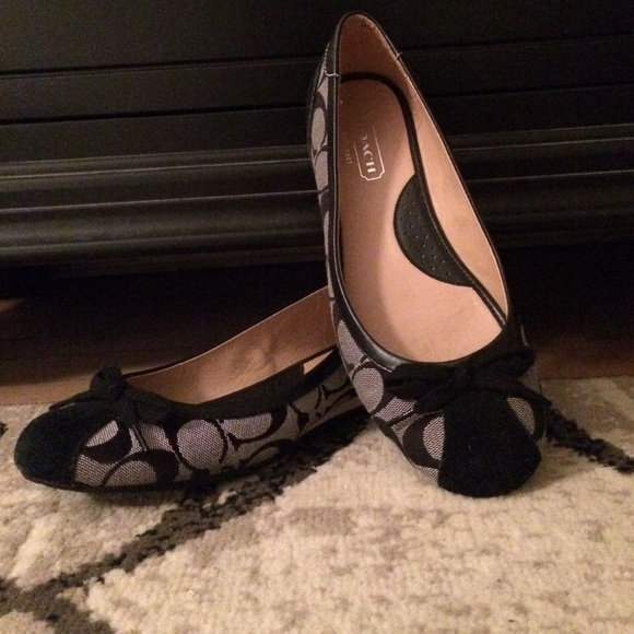 Coach flats