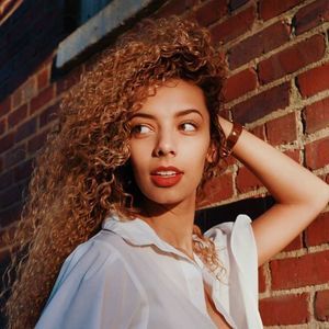 Meet your Posher, Camille