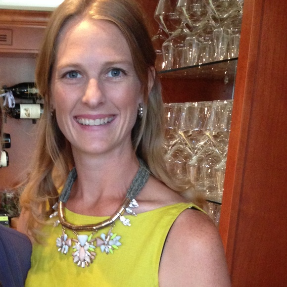 Meet your Posher, Lauren. Nature Girl Finds - Picture 2 of 4