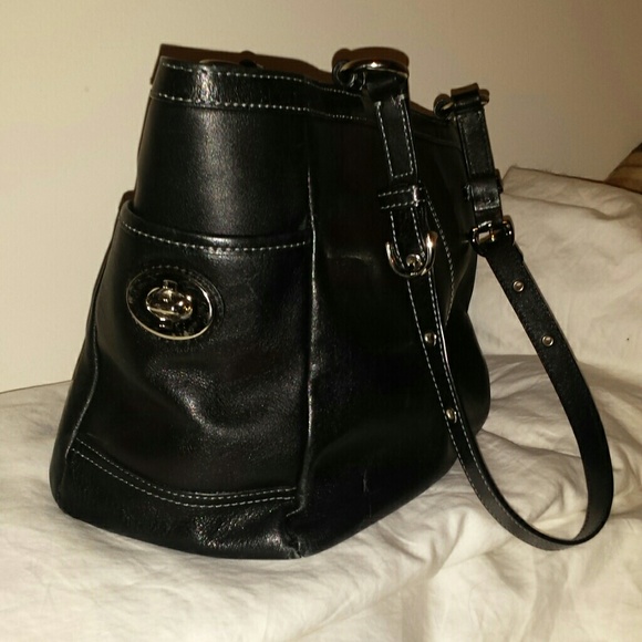 Coach - Picture 2 of 4