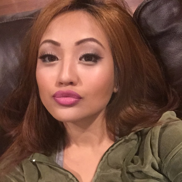 Meet your Posher, Julie - Picture 1 of 1