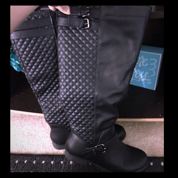 River Berry Quilted Back Boots