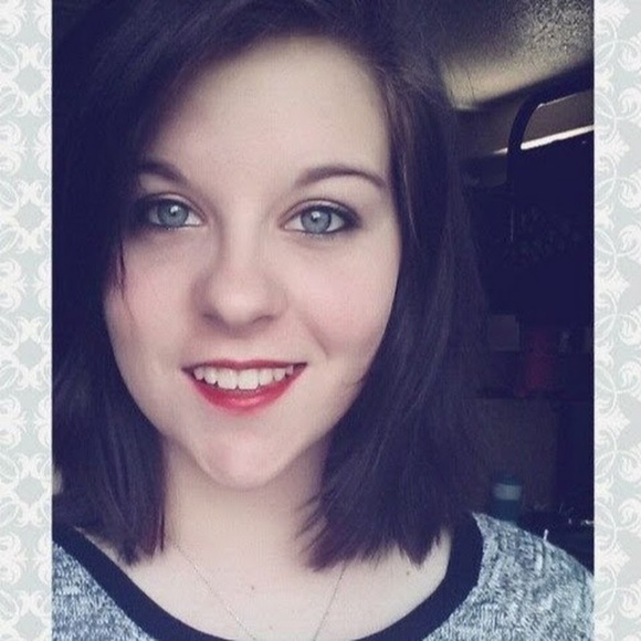 Meet your Posher, Kelsey - Picture 1 of 1