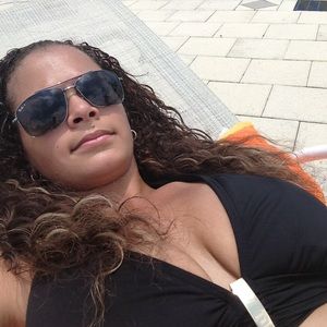 Meet your Posher, Kay