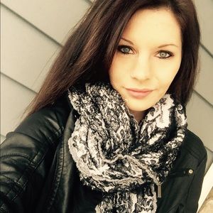 Meet your Posher, Whitney