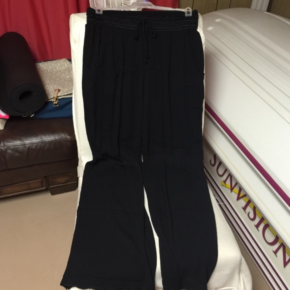 Maurices black crinkly palazzo pants