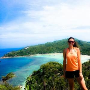 Meet your Posher, Caitlin
