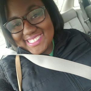 Meet your Posher, Kayla