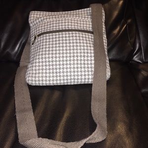 💰SOLD💰THIRTY ONE CROSS BODY BAG