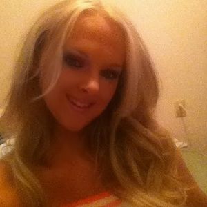Meet your Posher, Crystal