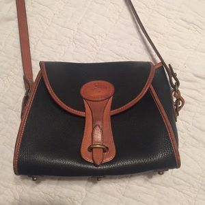 Vintage Dooney & Bourke crosoby bag